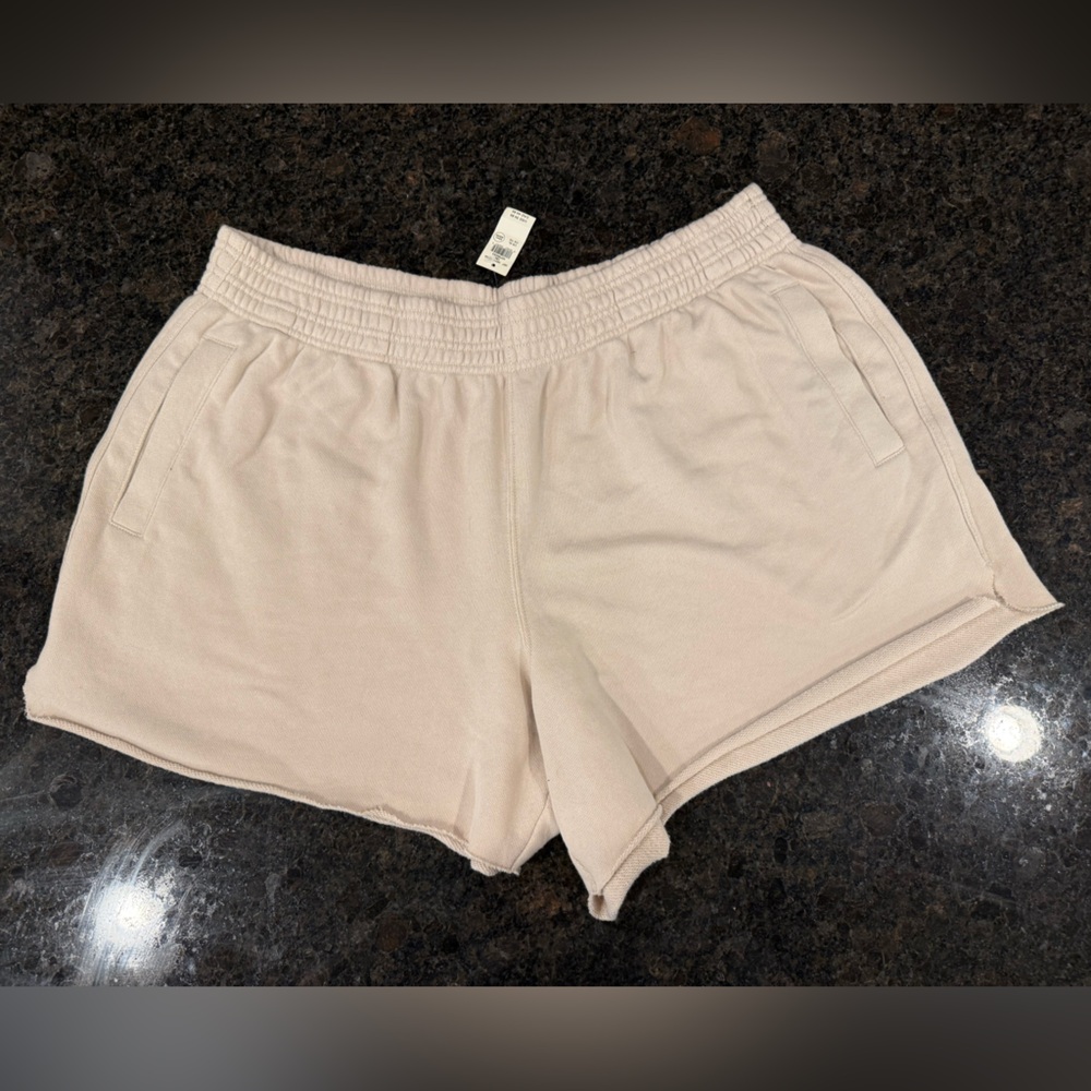 Aerie On My Way! High Waisted Shorts - Cream (Soft Oat)